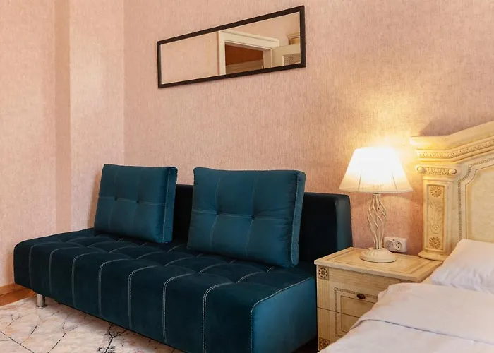 Апартаменти 2 Isolated Bedrooms In The Austrian Building Levia 3 *