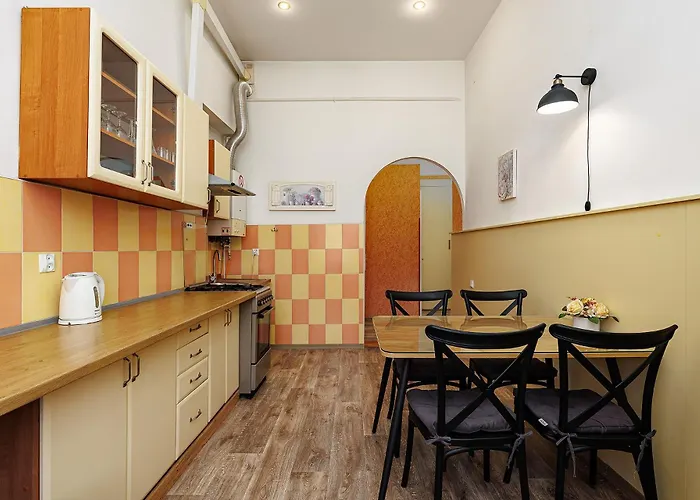 2 Isolated Bedrooms In The Austrian Building Levia 3 דירה