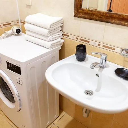 아파트 2 Isolated Bedrooms In The Austrian Building Levia 3 *